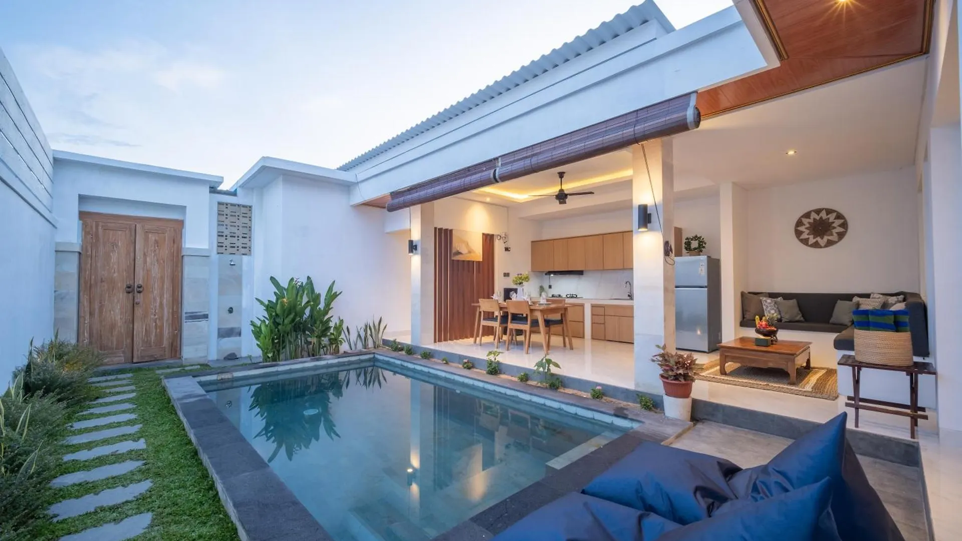 Villa Cempaka 1 - Chic & Cozy 2Br Villa In Trendy Mertanadi Seminyak
